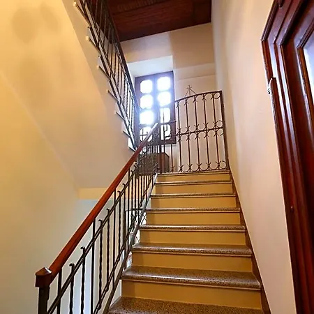 לינה וארוחת בוקר Casa Lissania 4*